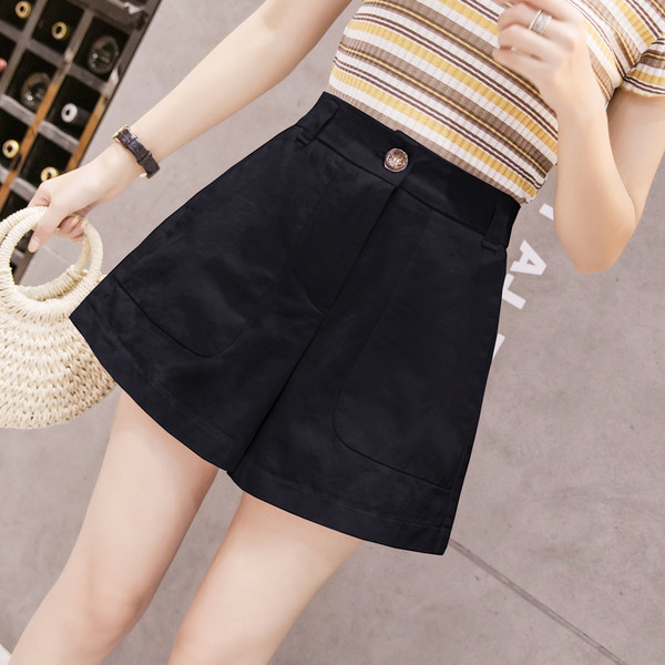 Pantaloni scurti de dama cu buzunare - talie inalta