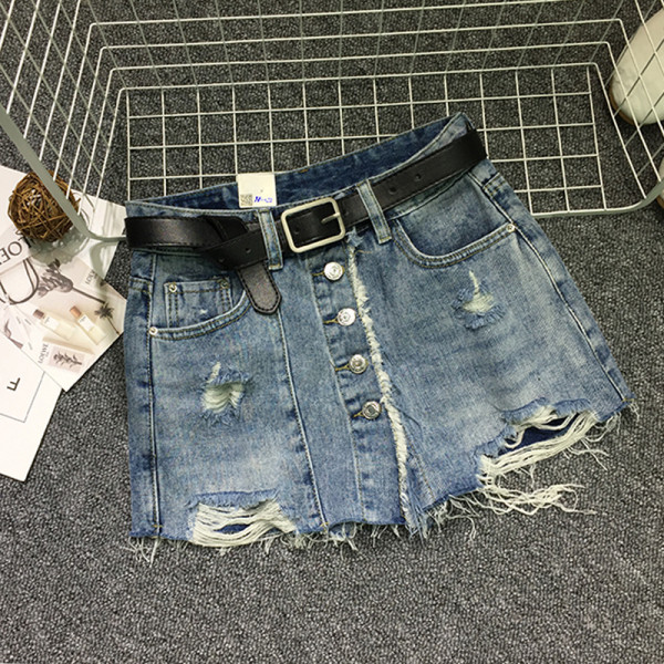 Ženske kratke traperice s poderanim motivima i gumbima