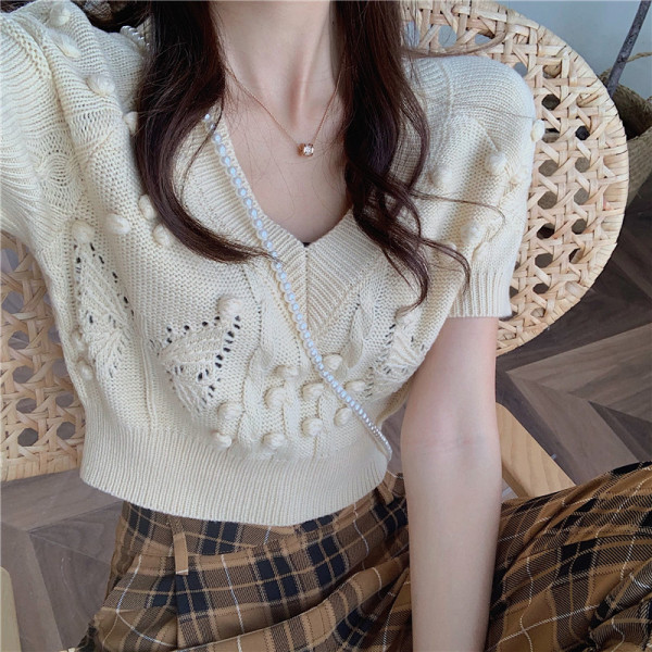 Kratka bluza sa špic izrezom od tankog pletiva