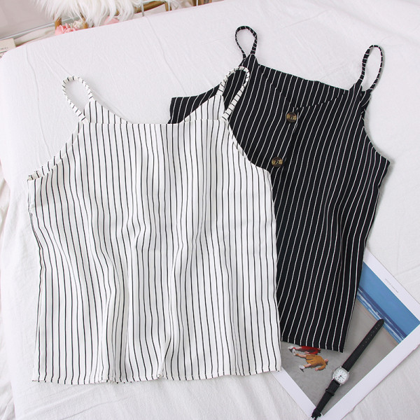 Maieu de damă în dungi, cu nasturi și decolteu spitz