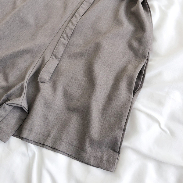 Salopeta de dama moderna cu centura in talie