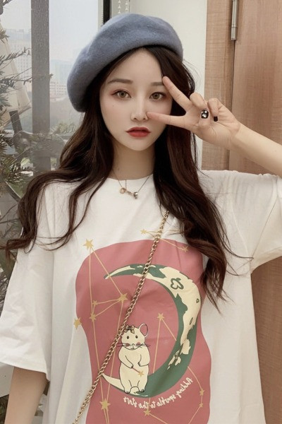 Mintás széles női póló