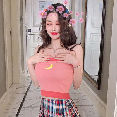 Bustiera de vara din tricou - model scurt