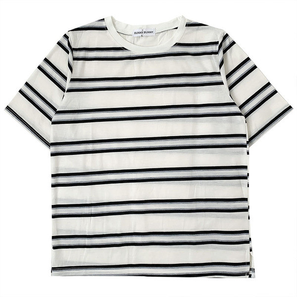 Ženska prugasta majica s kratkim rukavima i ovalnim izrezom