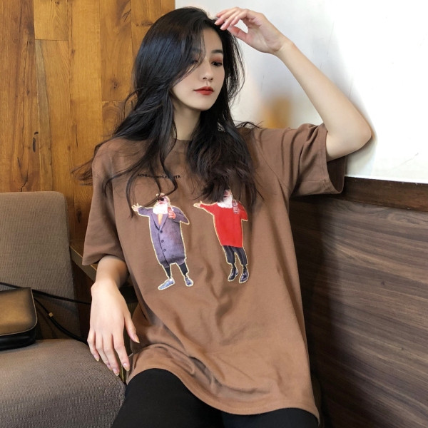 Női széles póló rövid ujjal és rátéttel