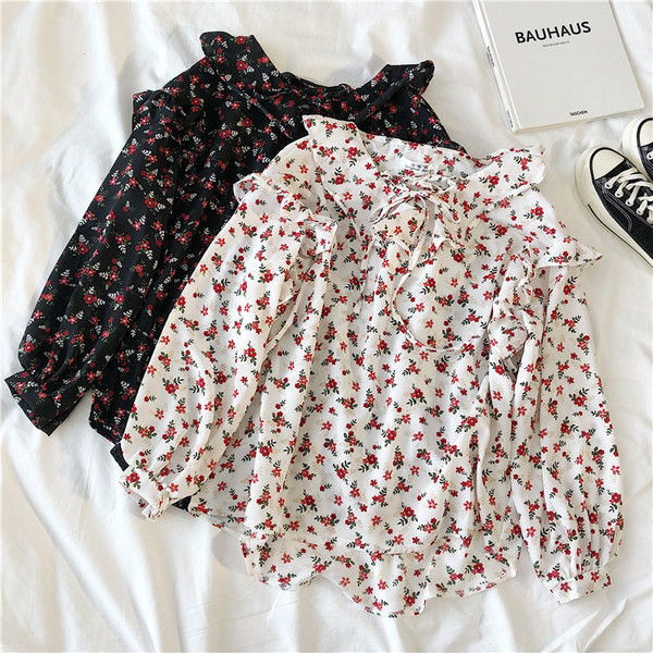 Tavaszi női ing nyakkendővel és virágmintával