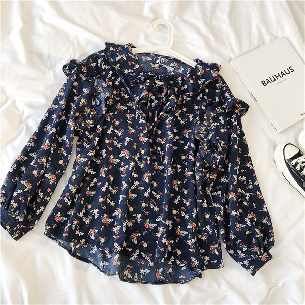 Tavaszi női ing nyakkendővel és virágmintával