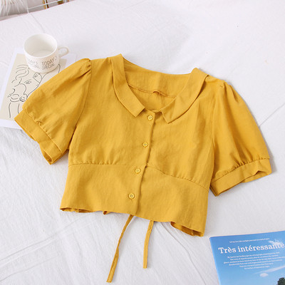 Modern rövid női ing rövid ujjal és gombokkal