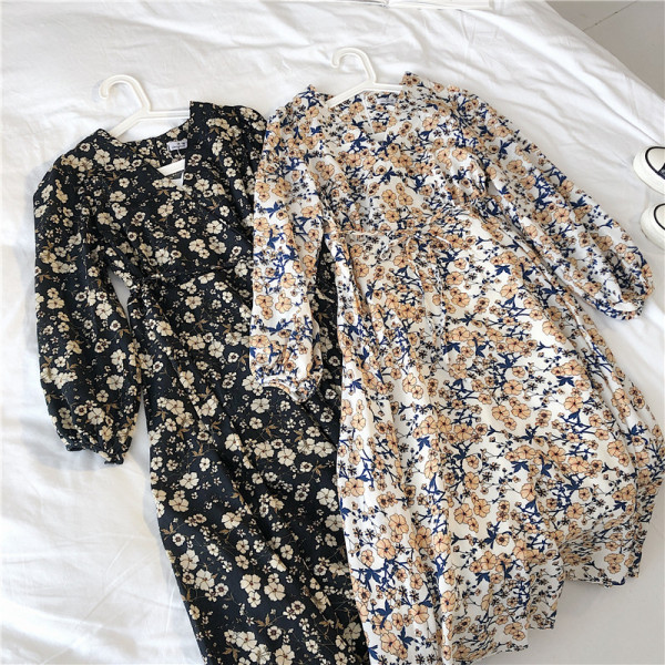 Tavaszi női ruha, hosszú ujjú, virágmintás, derékkötővel