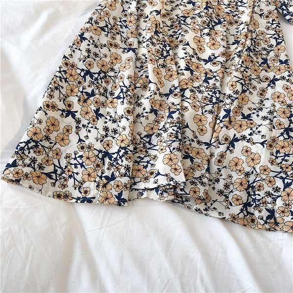 Tavaszi női ruha, hosszú ujjú, virágmintás, derékkötővel