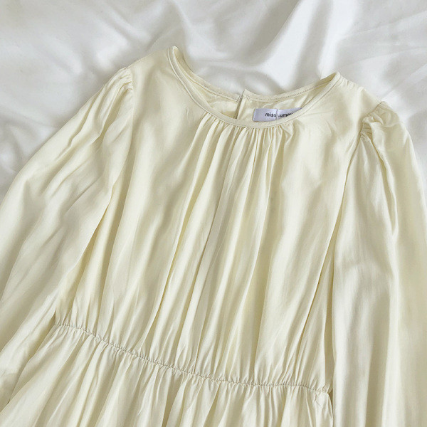 Hosszú női retro ruha ovális nyakkivágással