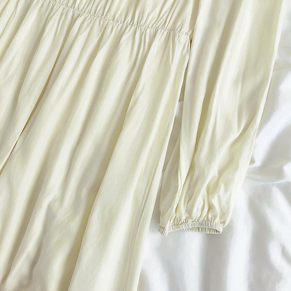 Hosszú női retro ruha ovális nyakkivágással