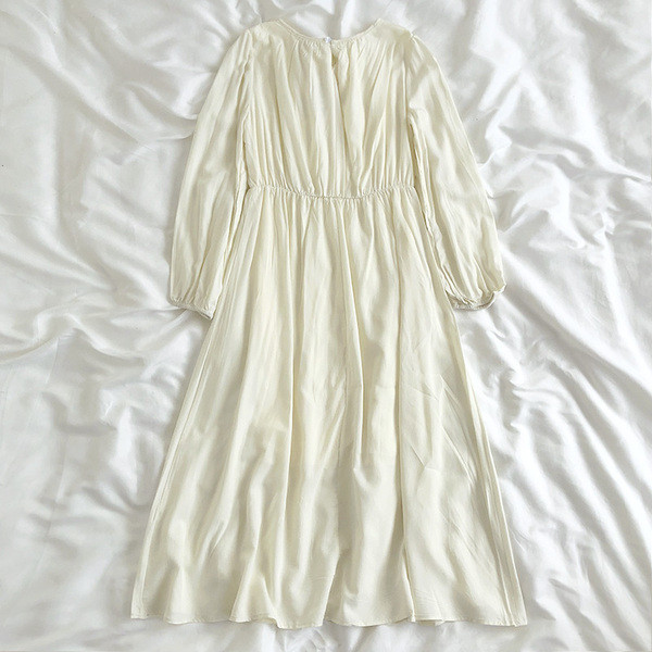 Hosszú női retro ruha ovális nyakkivágással