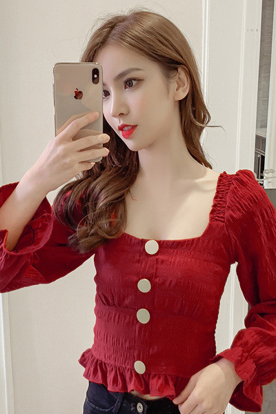 Női alkalmi ing gombokkal és szögletes nyakkivágással