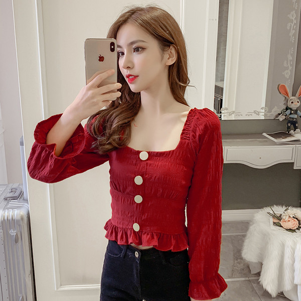 Női alkalmi ing gombokkal és szögletes nyakkivágással