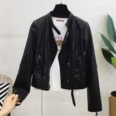 Ежедневно дамско кожено яке с овално деколте и страничен цип