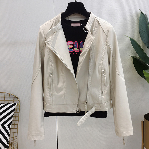 Ежедневно дамско кожено яке с овално деколте и страничен цип