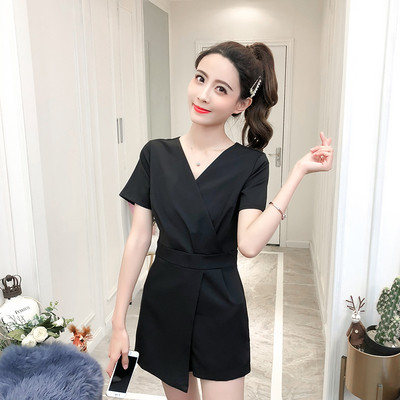 Alkalmi női jumpsuit rövid ujjal és spitz nyakkivágással