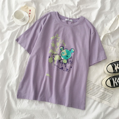 Пролетна дамска тениска с апликация и обло деколте