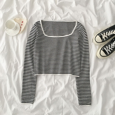 Bluză de damă în dungi cu decolteu pătrat