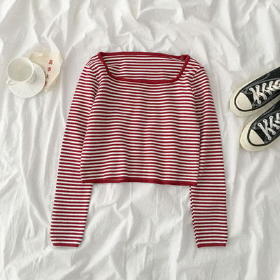 Bluză de damă în dungi cu decolteu pătrat