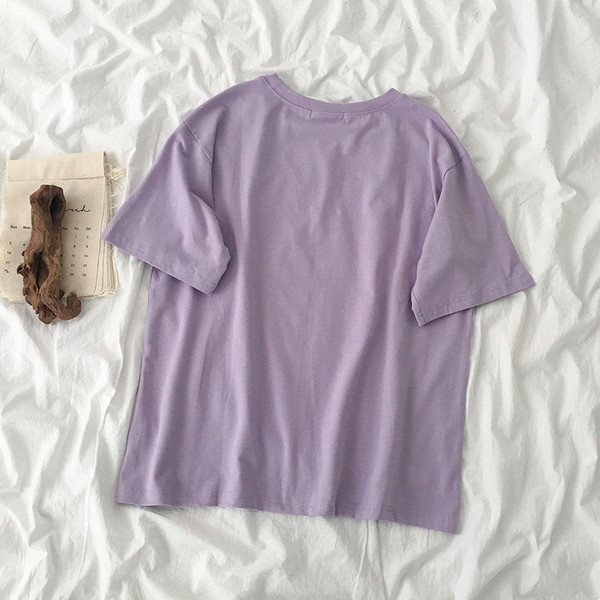 Alkalmi női póló mintával és rövid ujjal