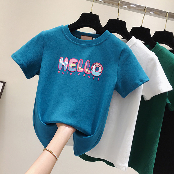 Női pamut póló rövid ujjal, ovális nyakkivágással és színes felirattal