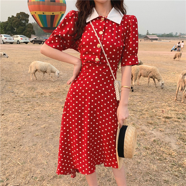 Пролетна дамска ретро рокля с копчета 