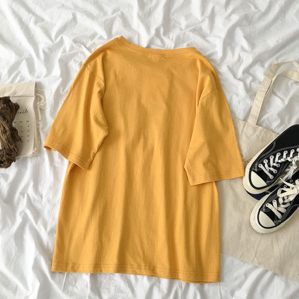 Novi model ženske majice s aplikacijom i ovalnim izrezom