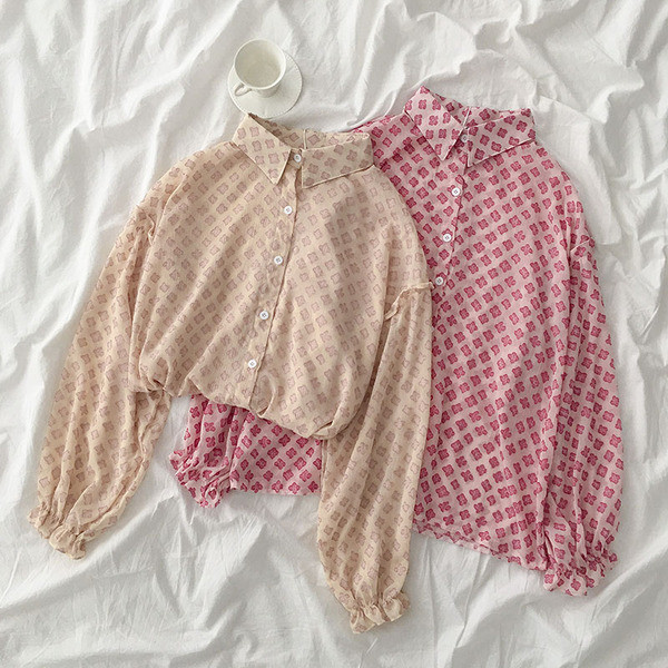 Női ing széles modell klasszikus gallérral és gombokkal