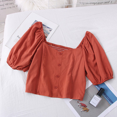 Női blúz négyzet alakú nyakkivágással, gombokkal és rövid ujjú