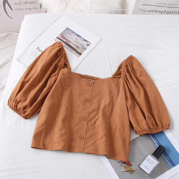 Női blúz négyzet alakú nyakkivágással, gombokkal és rövid ujjú