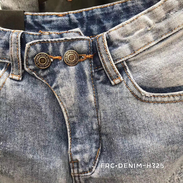 HIT Női farmer rövidnadrág szakadt motívumokkal