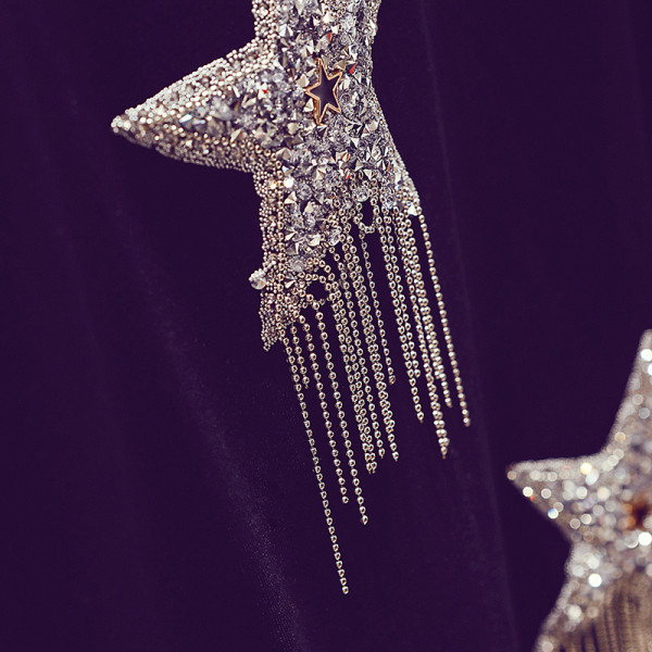 Modern női blúz rövid ujjal és csillagokkal