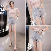 Дамски ежедневни къси панталони с перли и разкъсан десен 