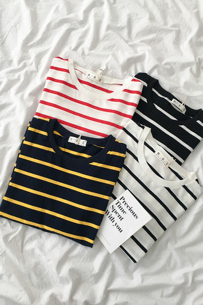 Alkalmi női csíkos blúz kerek nyakkivágással