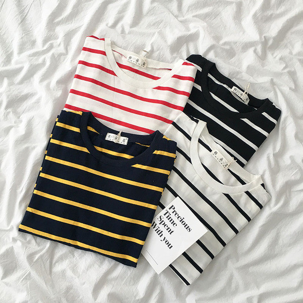 Alkalmi női csíkos blúz kerek nyakkivágással