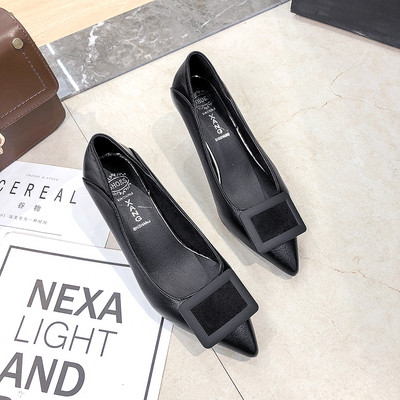 Moderne ženske cipele na tanku petu - model na špic