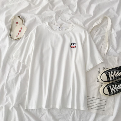 Дамска ежедневна тениска с бродерия и обло деколте