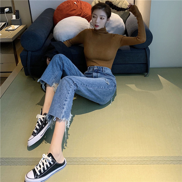 Blugi casual de dama cu motive rupte si talie inalta