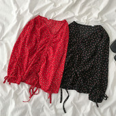 Modern női blúz nyakkendővel és spitz nyakkivágással