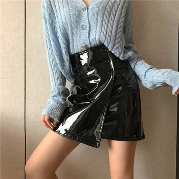 Aszimmetrikus női lakkszoknya, magas derékkal