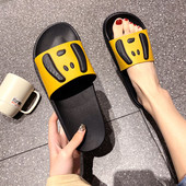 Papuci de damă cu talpă plată pierdută potriviti pentru plajă