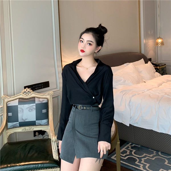 Elegáns női ing spitz nyakkivágással