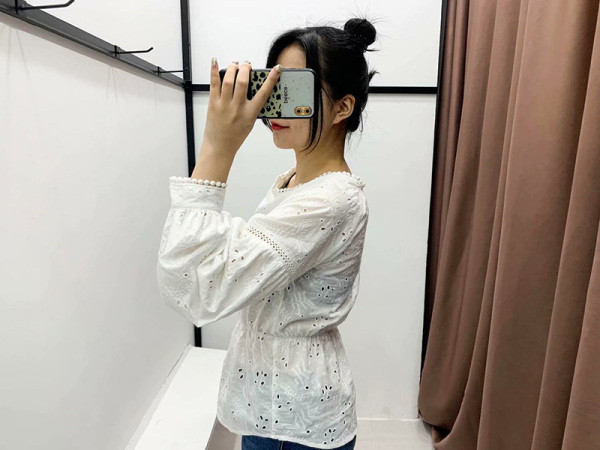 Bluza casual dama cu talie elastica si broderie