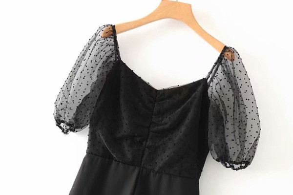 Rövid női jumpsuit rövid tüll ujjal