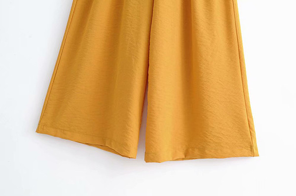 Ženske široke hlače s visokim strukom i gumbima