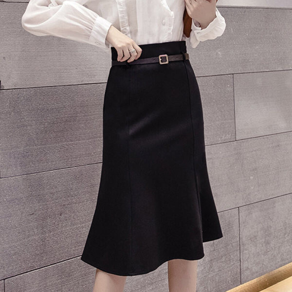 Női alkalmi szoknya övvel és magas derékkal, fekete színben