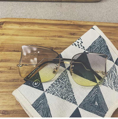 Модерни дамски слънчеви очила с цветно стъкло и тънка рамка