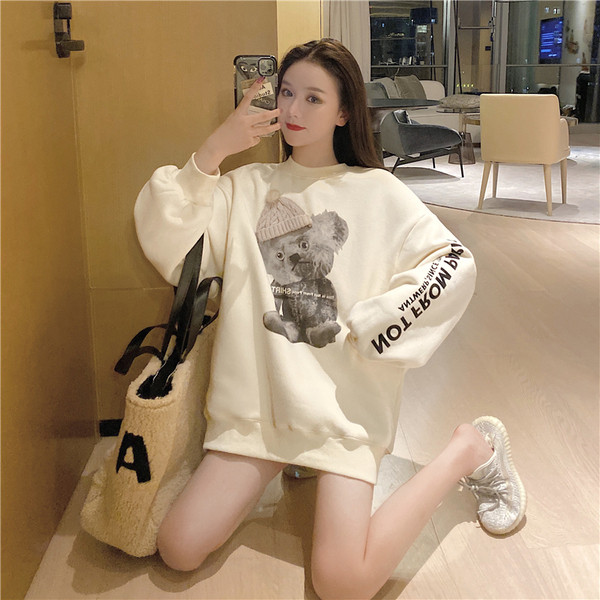 Bluză largă de damă cu imprimeu koala și pălărie element 3D